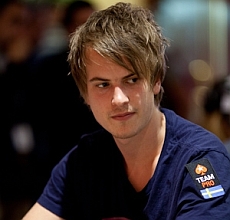 http://resources.pokerstrategy.com/2012/11/13/7777777777777.jpg