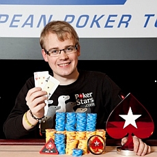 https://www.pokerstrategy.com/wp-content/uploads/cdn-origin/2012/11/20/mickey_petersen_wins_ept8cop_d5w.jpg
