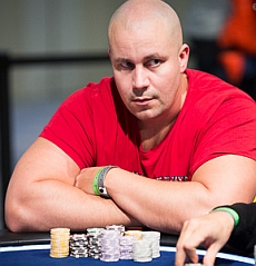 https://www.pokerstrategy.com/wp-content/uploads/cdn-origin/2013/02/05/david_ostrom_day1b_chipleader.jpg