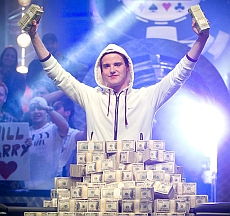 https://www.pokerstrategy.com/wp-content/uploads/cdn-origin/2013/07/10/pius-heinz-2011-wsop-main-event-winner.jpg