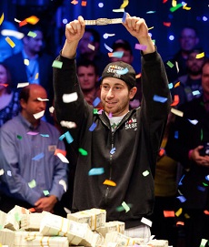 https://www.pokerstrategy.com/wp-content/uploads/cdn-origin/2013/09/19/jonathan_duhamel_winner_2010_large.jpg