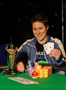 https://www.pokerstrategy.com/wp-content/uploads/cdn-origin/2014/05/13/vanessa_selbst_champion_photo_4.jpg