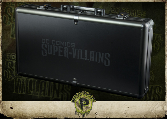 La mallette poker DC Comics Super-Villains une fois fermée