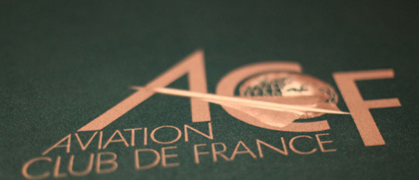 Un vieux tapis de l'Aviation Club de France