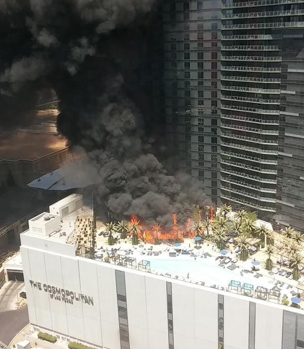 L'incendie du Cosmopolitan vu de pr&egrave;s
