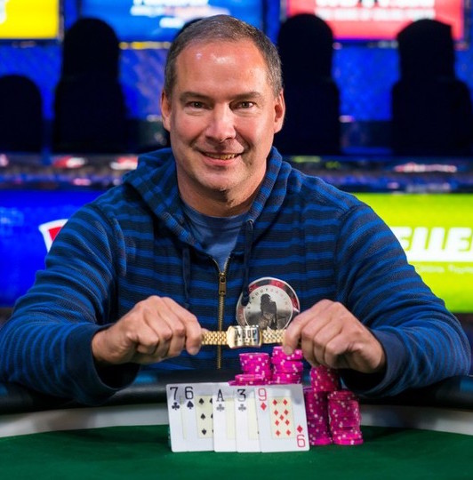 Ted Forrest ganando un brazalete de las WSOP