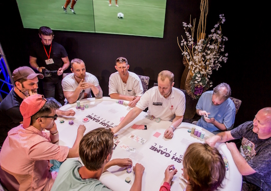 cash game table