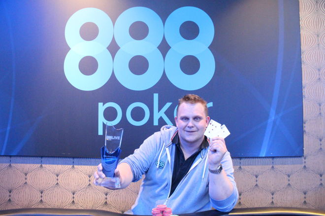 Krzysztof Pręgowski zwycięzca Main Eventu 888live Easter Edition